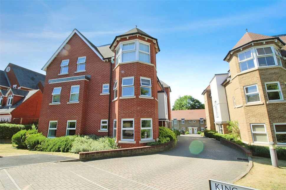 Main image of 2 bedroom  Flat to rent, Egham Hill, Egham, Surrey, TW20