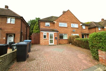 Spring Rise, 6 bedroom Detached House to rent, £3,000 pcm