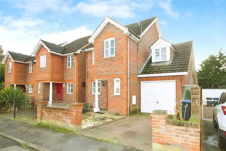 Kings Road, 4 bedroom Detached House to rent, £3,400 pcm