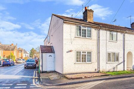 North Street, 4 bedroom Semi Detached House to rent, £2,450 pcm