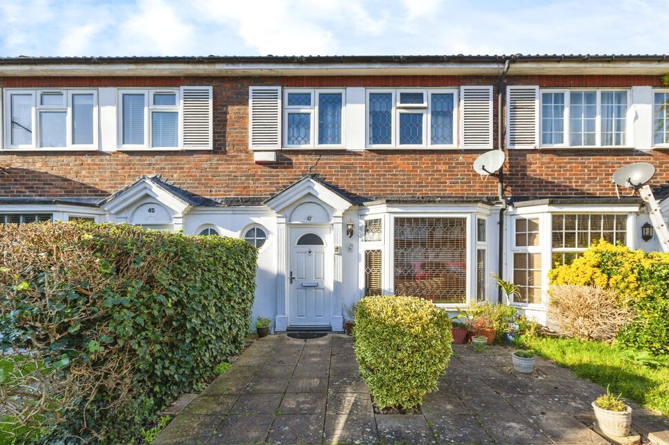 Main image of 3 bedroom Mid Terrace House for sale, Chestnut Manor Close, Staines-upon-Thames, Surrey, TW18