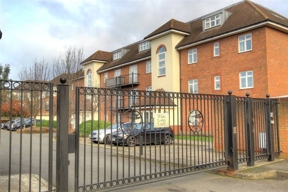 Main image of 3 bedroom  Flat for sale, Staines Road East, Sunbury, Middlesex, TW16