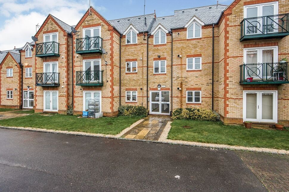 Main image of 2 bedroom  Flat to rent, Hummer Road, Egham, Surrey, TW20