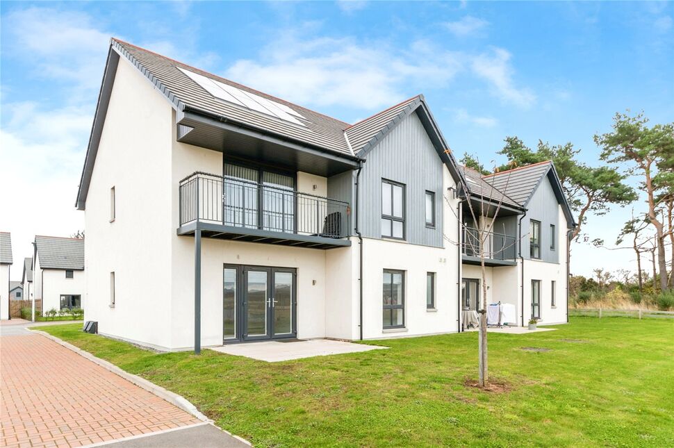 Main image of 2 bedroom  Flat for sale, Carnegie Court, Elgin, Moray, IV30