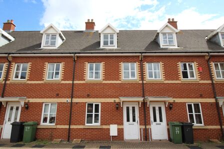 Greyfriars Road, 3 bedroom Mid Terrace House to rent, £1,300 pcm