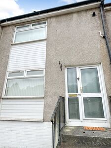 Cumbrae Drive, 2 bedroom Mid Terrace House to rent, £795 pcm