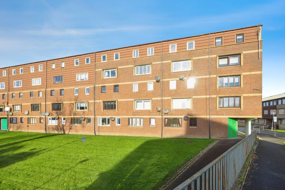 Main image of 3 bedroom  Flat for sale, Braehead Road, Cumbernauld, North Lanarkshire, G67