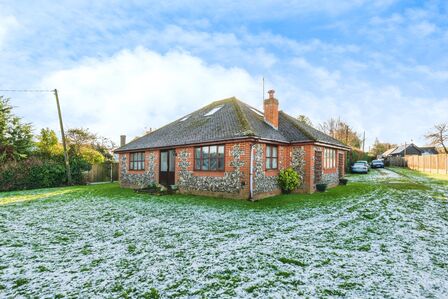 Throwley Forstal, 4 bedroom Detached Bungalow for sale, £750,000