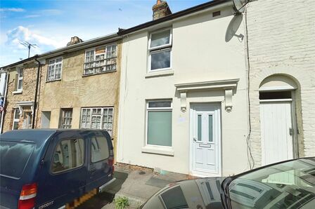 2 bedroom Mid Terrace House for sale