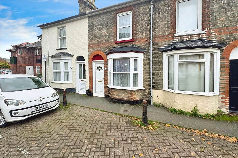 2 bedroom Mid Terrace House for sale