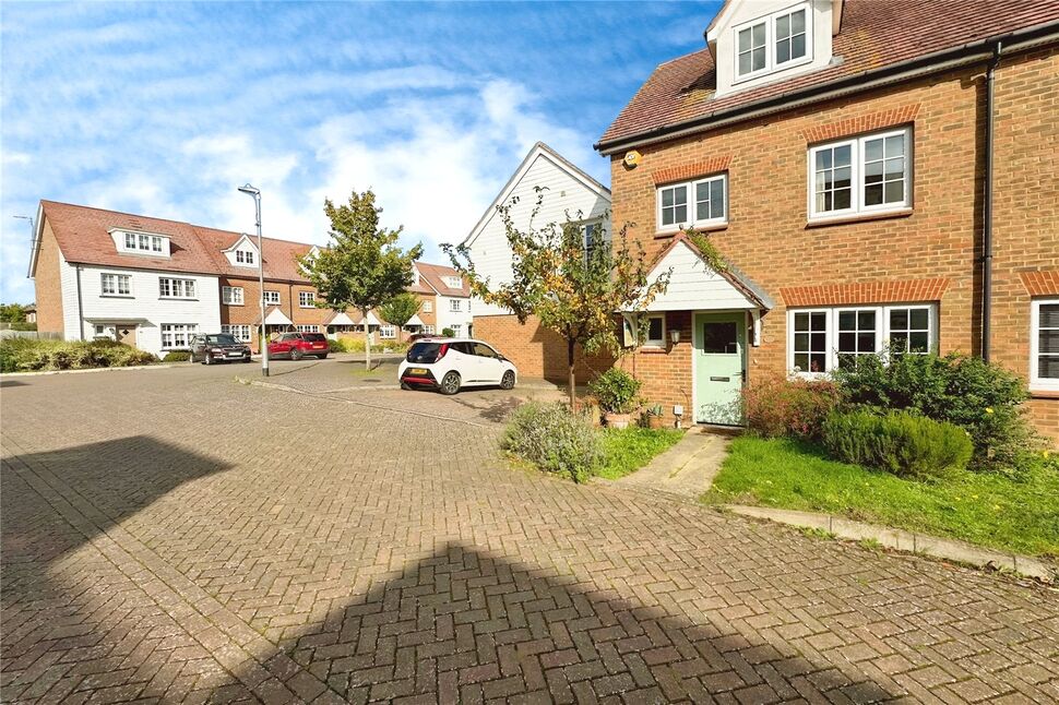 Main image of 4 bedroom Semi Detached House for sale, Lakeside Avenue, Faversham, Kent, ME13