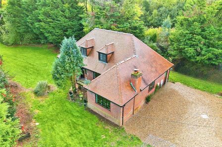 Abbots Hill, 4 bedroom Detached Bungalow for sale, £700,000