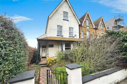 5 bedroom End Terrace House for sale