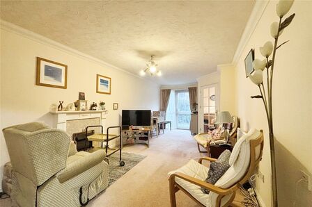 East Street, 1 bedroom  Flat for sale, £160,000