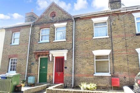 3 bedroom Mid Terrace House for sale