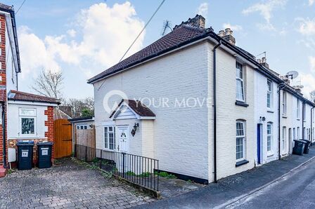 Albert Road, 3 bedroom End Terrace House to rent, £2,025 pcm