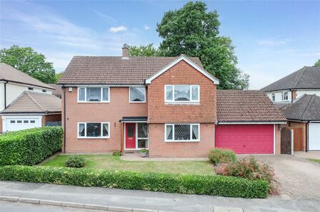 4 bedroom Detached House to rent