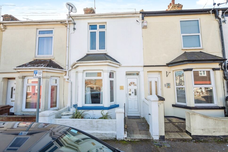 Main image of 2 bedroom Mid Terrace House for sale, Selbourne Road, Gillingham, Kent, ME7