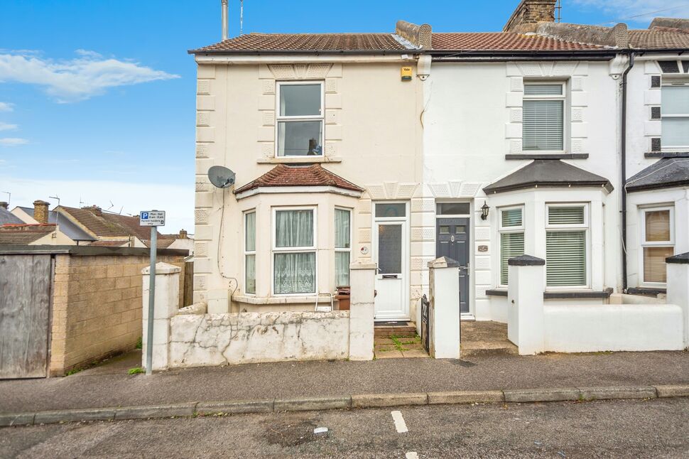 Main image of 2 bedroom End Terrace House for sale, Coulman Street, Gillingham, Kent, ME7