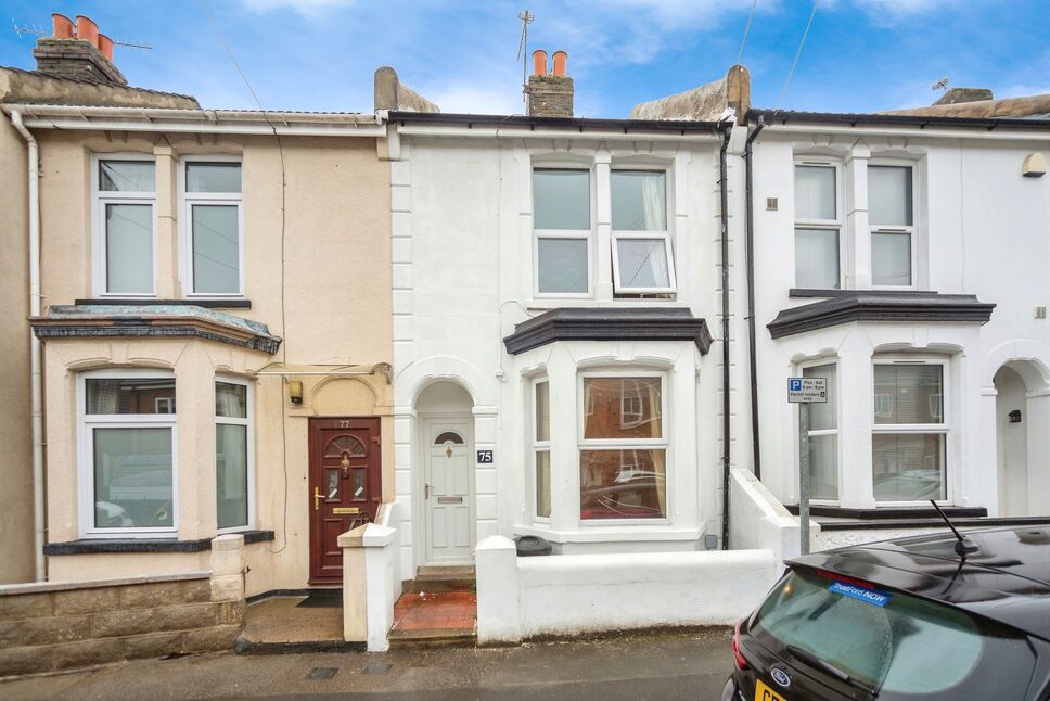 Main image of 3 bedroom Mid Terrace House for sale, Livingstone Road, Gillingham, Kent, ME7