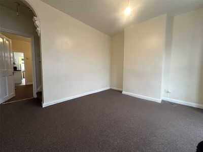 Gillingham Road, 3 bedroom  House to rent, £1,300 pcm