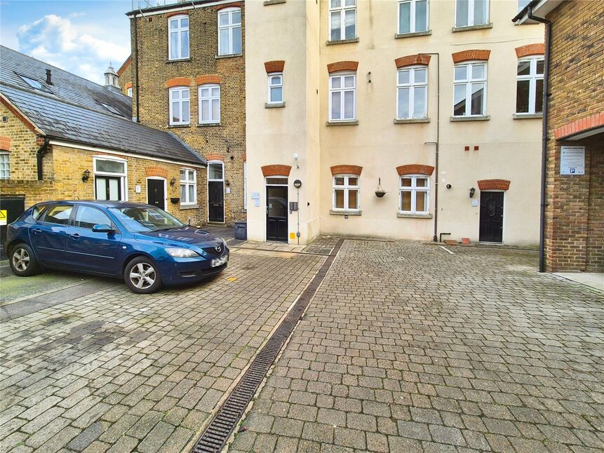 1 bedroom  Flat for sale