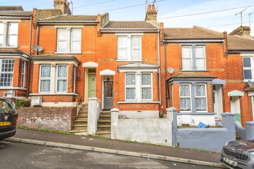 Main image of 3 bedroom Mid Terrace House for sale, Cecil Road, Rochester, Kent, ME1