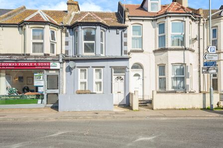 Balmoral Road, 1 bedroom  Flat for sale, £130,000