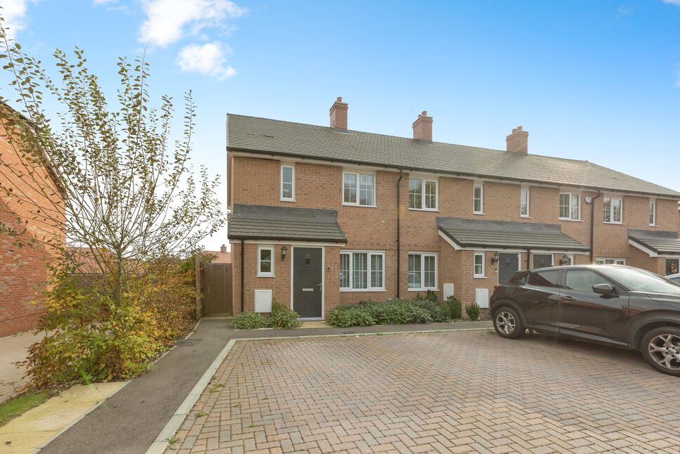 Main image of 3 bedroom End Terrace House for sale, Field Lane, Gravesend, Kent, DA11