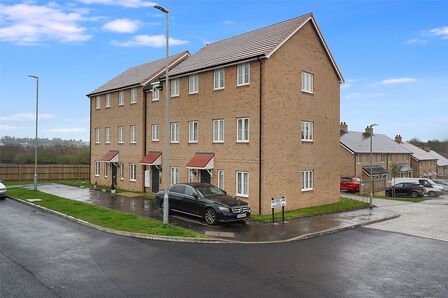 Cornfield Drive, 2 bedroom  Flat to rent, £1,650 pcm