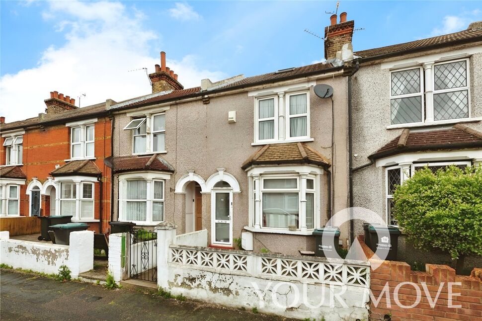 3 bedroom Mid Terrace House for sale