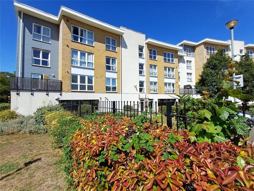 Main image of 1 bedroom  Flat for sale, Romulus Road, Gravesend, Kent, DA12