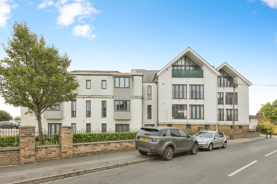 Main image of 2 bedroom  Flat for sale, London Road, Northfleet, Kent, DA11