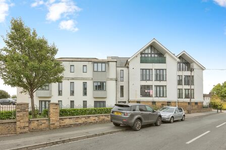 London Road, 2 bedroom  Flat for sale, £250,000