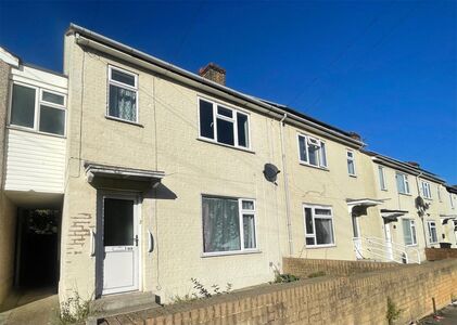 Waterdales, 3 bedroom Mid Terrace House to rent, £1,550 pcm