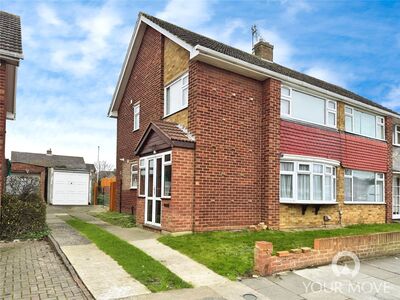 3 bedroom Semi Detached House to rent