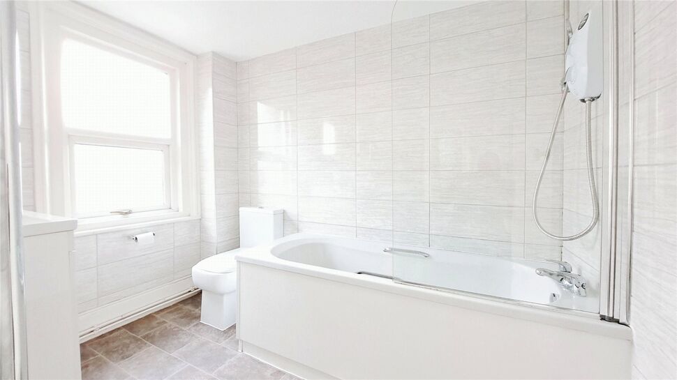 En-Suite Bathroom / Wc