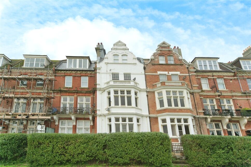 Main image of 1 bedroom Mid Terrace Flat for sale, Grosvenor Gardens, St. Leonards-on-Sea, East Sussex, TN38