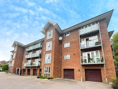 Beachy Head View, 2 bedroom  Flat for sale, £250,000