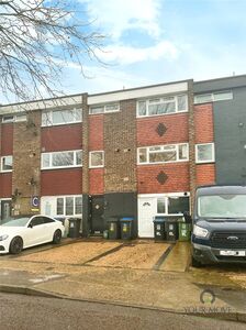 Westerdale, 3 bedroom  Flat for sale, £290,000