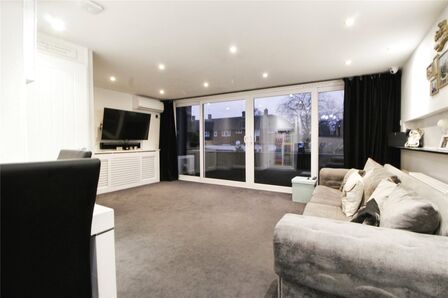 Westerdale, 3 bedroom  Flat for sale, £290,000