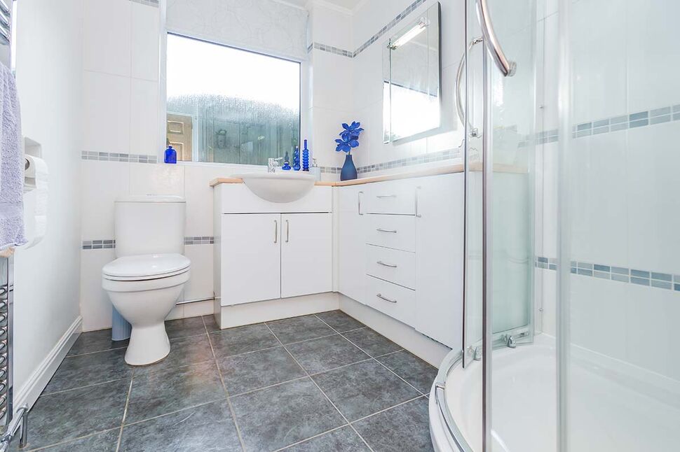 Shower Room En-Suite