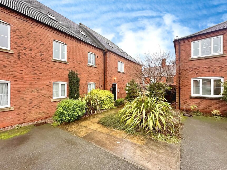 Main image of 2 bedroom  Flat to rent, Harris Place, Hinckley, Leicestershire, LE10