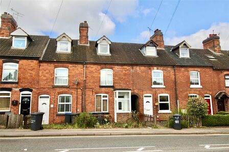 3 bedroom Mid Terrace House for sale