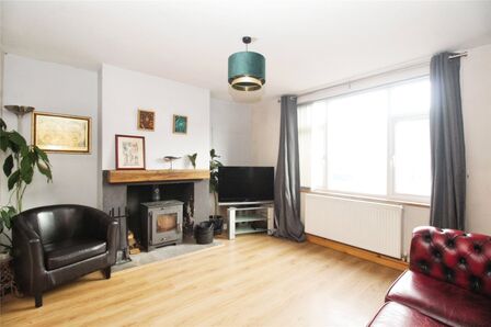 2 bedroom Mid Terrace House for sale