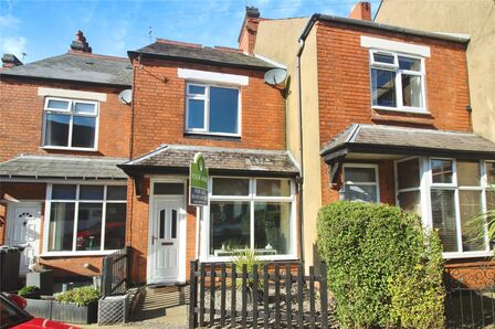 Factory Road, 2 bedroom Mid Terrace House for sale, £200,000