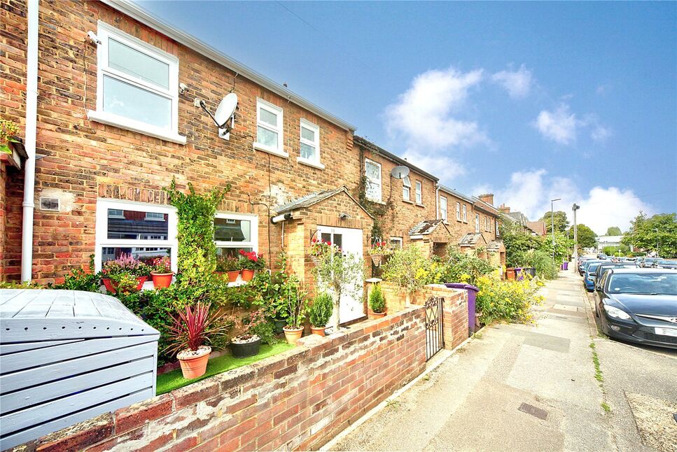 Main image of 3 bedroom Mid Terrace House to rent, Dacre Road, Hitchin, Hertfordshire, SG5