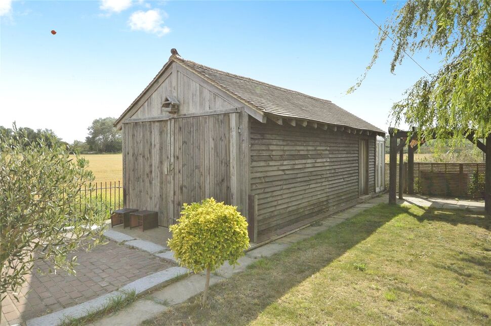 Garage / Barn