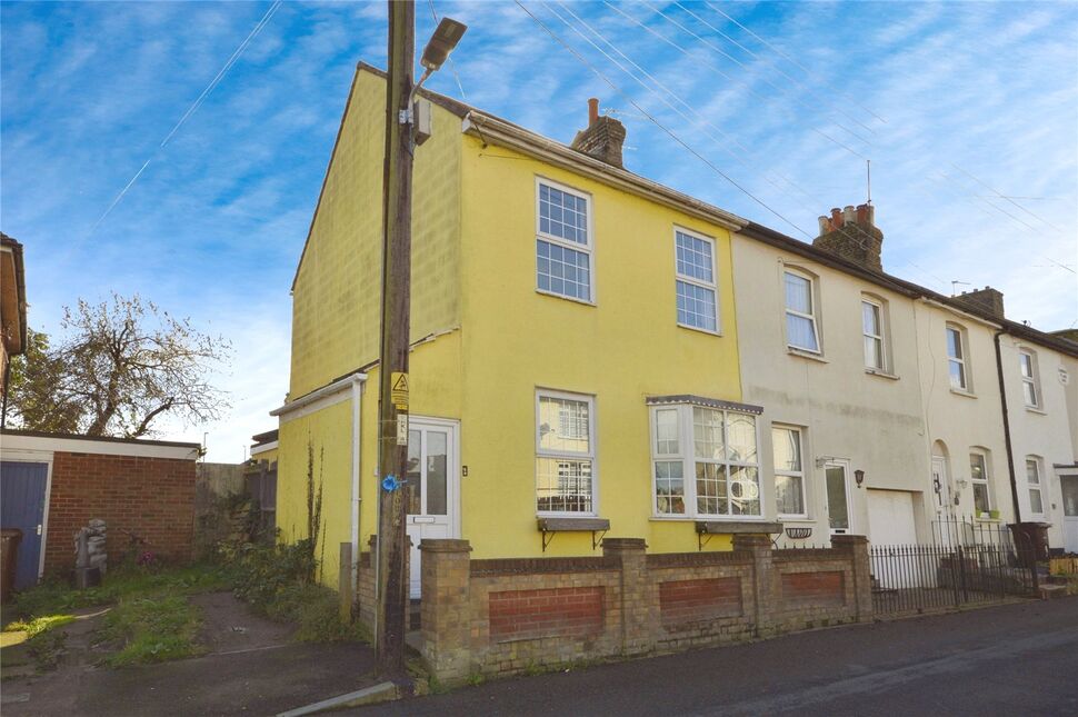 Main image of 3 bedroom End Terrace House for sale, Avondale Place, High Street, Rochester, ME3