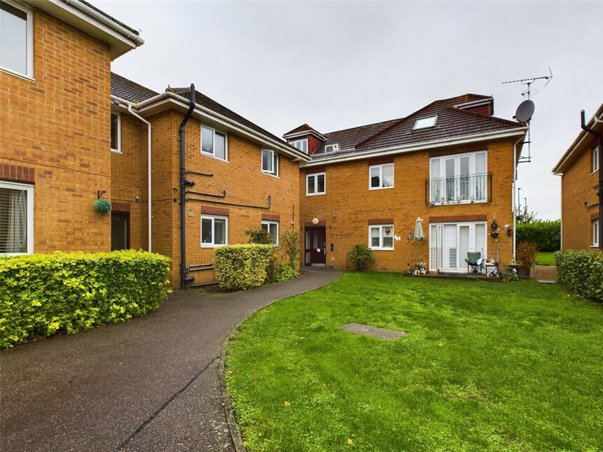 Main image of 3 bedroom  Flat for sale, Lodge Lane, Romford, RM5